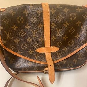 Louis Vuitton Saumur 30